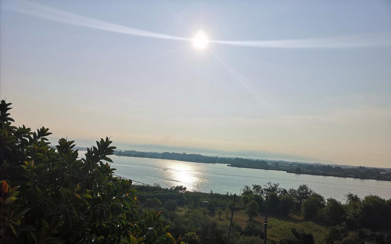 Sul lago dorato Terracina Exterior foto